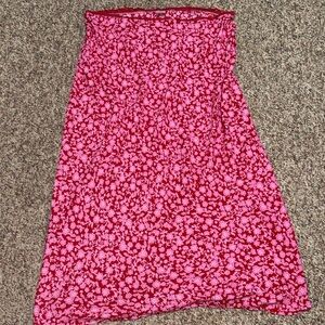 Women’s plus size 2X No Boundaries Red and Pink Patterned skirt, size 20